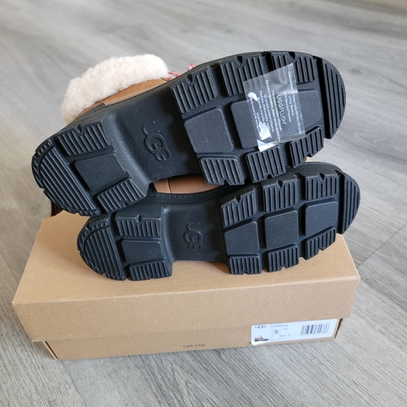 UGG Ashton Addie Waterproof Boot - Picture 5 of 12